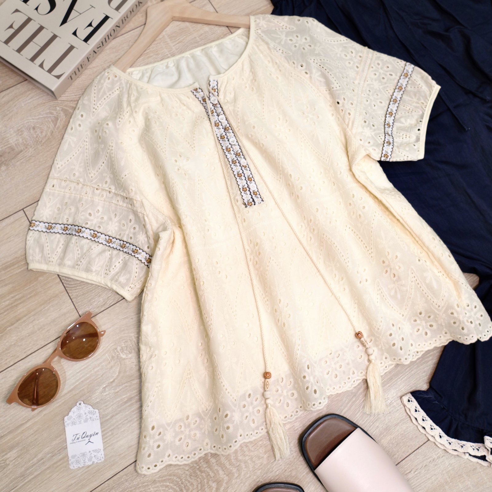 Áo Sơ Mi Nữ Thô Ren Cổ Tròn Thêu Hoa Tay Ngắn - Phong Cách Thanh Lịch - Ảnh 2