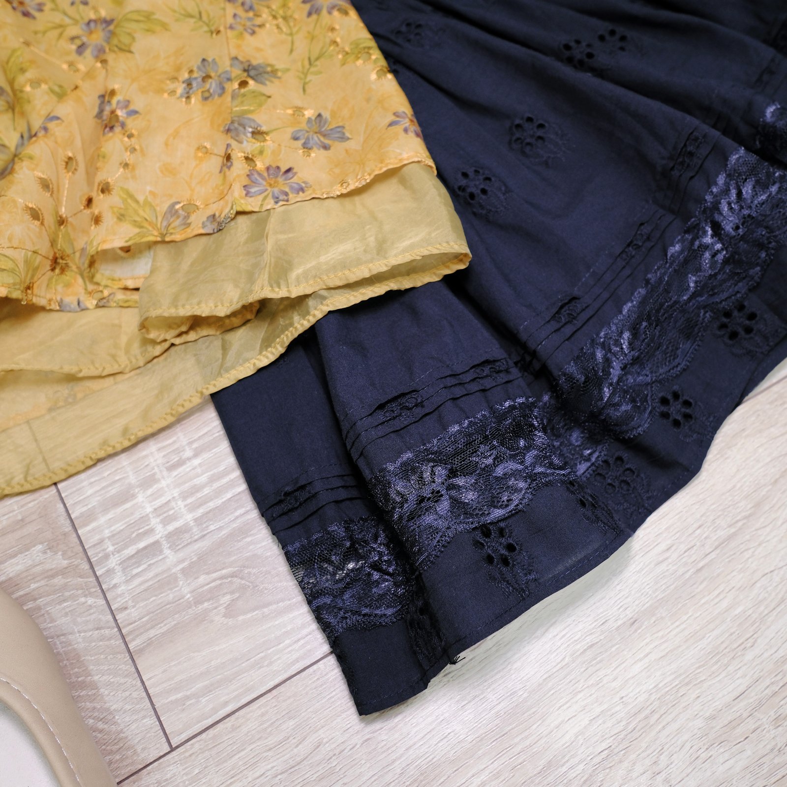 Áo Sơ Mi Hoa Cổ Tròn Sát Nách Lót Voan Thô Đi Chơi Du Lịch - Ảnh 2