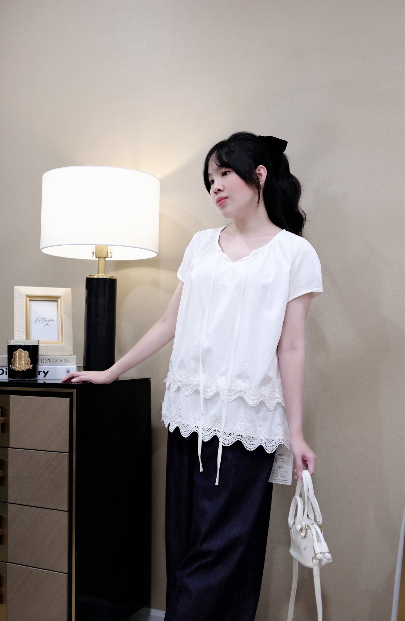 Áo Sơ Mi Nữ Cổ Tròn Thắt Nơ Phối Ren Tầng Tay Ngắn - Thiết Kế Thanh Lịch, Chất Liệu Thô Thoáng Mát - Ảnh 5