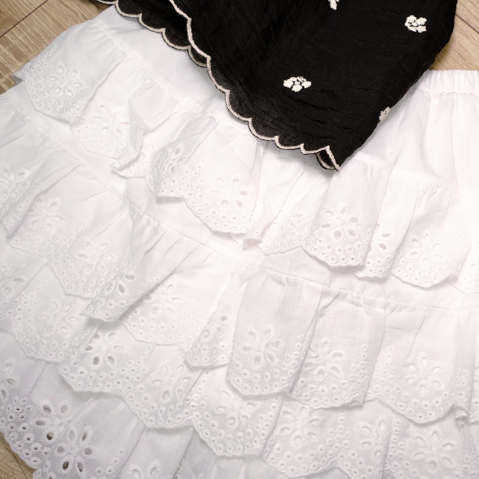 Áo Sơ Mi Voan Thêu Hoa Cổ Tròn Nút Dọc Tay Ngắn Bo Chun - Thiết Kế Thanh Lịch, Chất Liệu Thoáng Mát - Ảnh 4