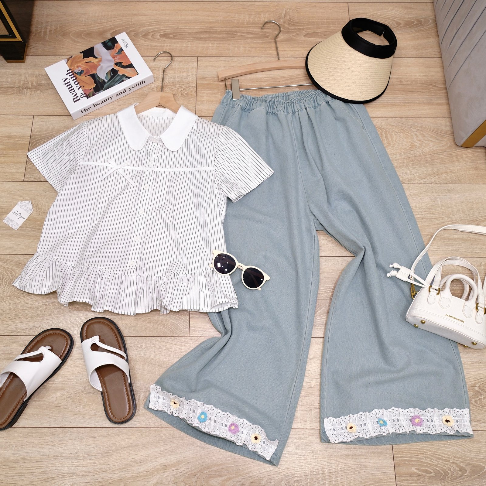 Áo Sơ Mi Cổ Sen Kẻ Sọc Cài Nút Dọc Đính Nơ Tay Ngắn - Ảnh 3