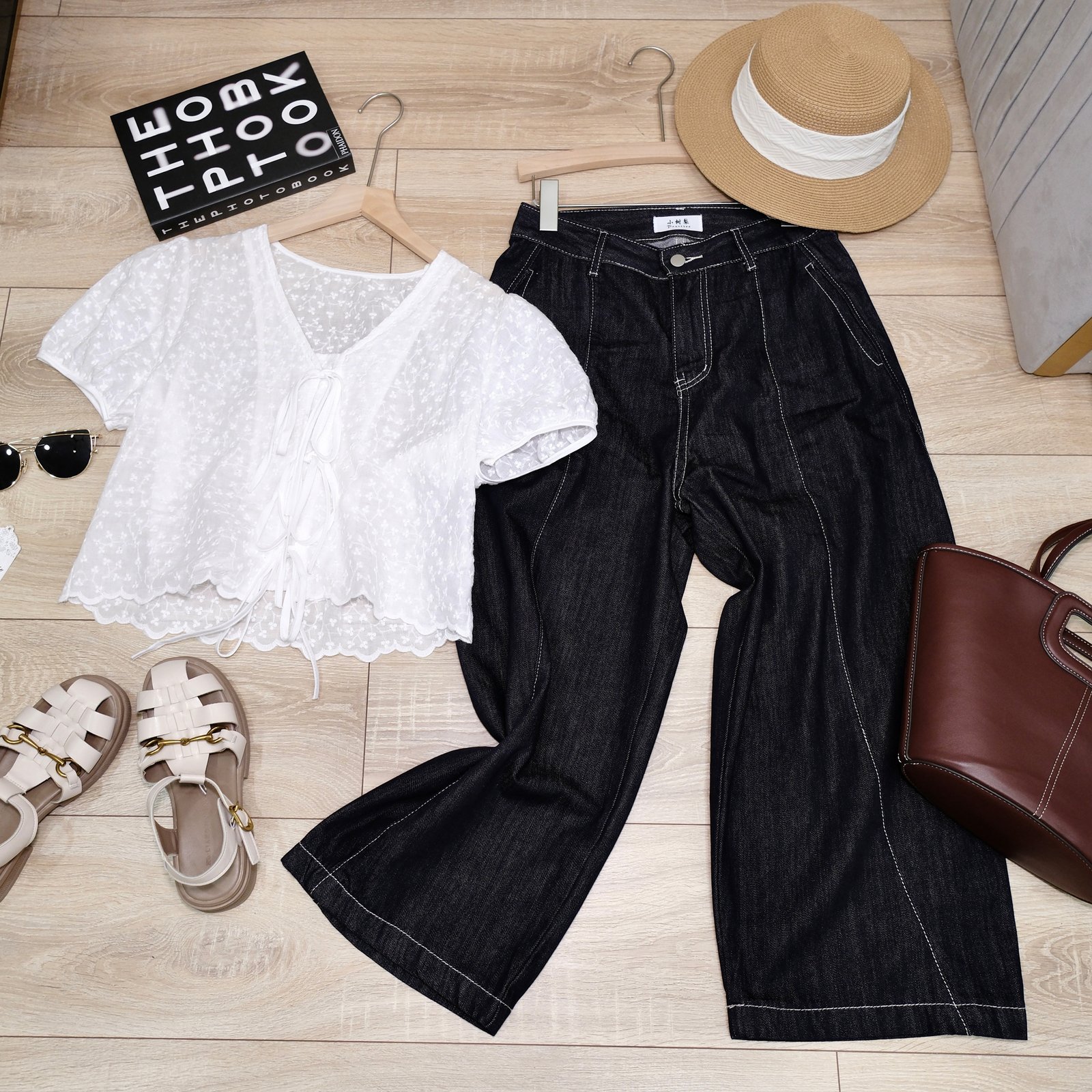 Áo Sơ Mi Cổ V Hoa Nhí Cột Nơ Dọc Tay Ngắn Bo - Ảnh 2