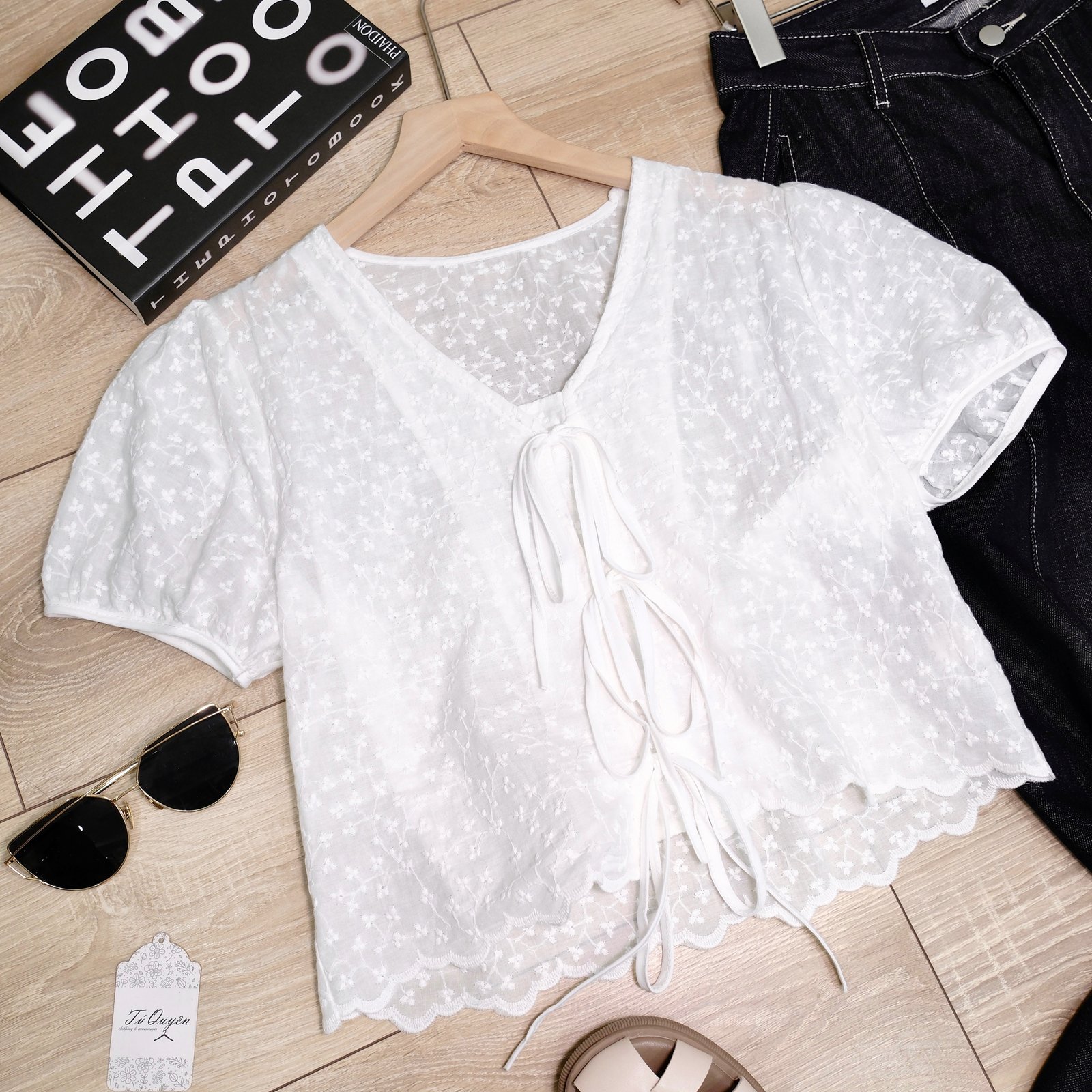 Áo Sơ Mi Cổ V Hoa Nhí Cột Nơ Dọc Tay Ngắn Bo - Ảnh 3