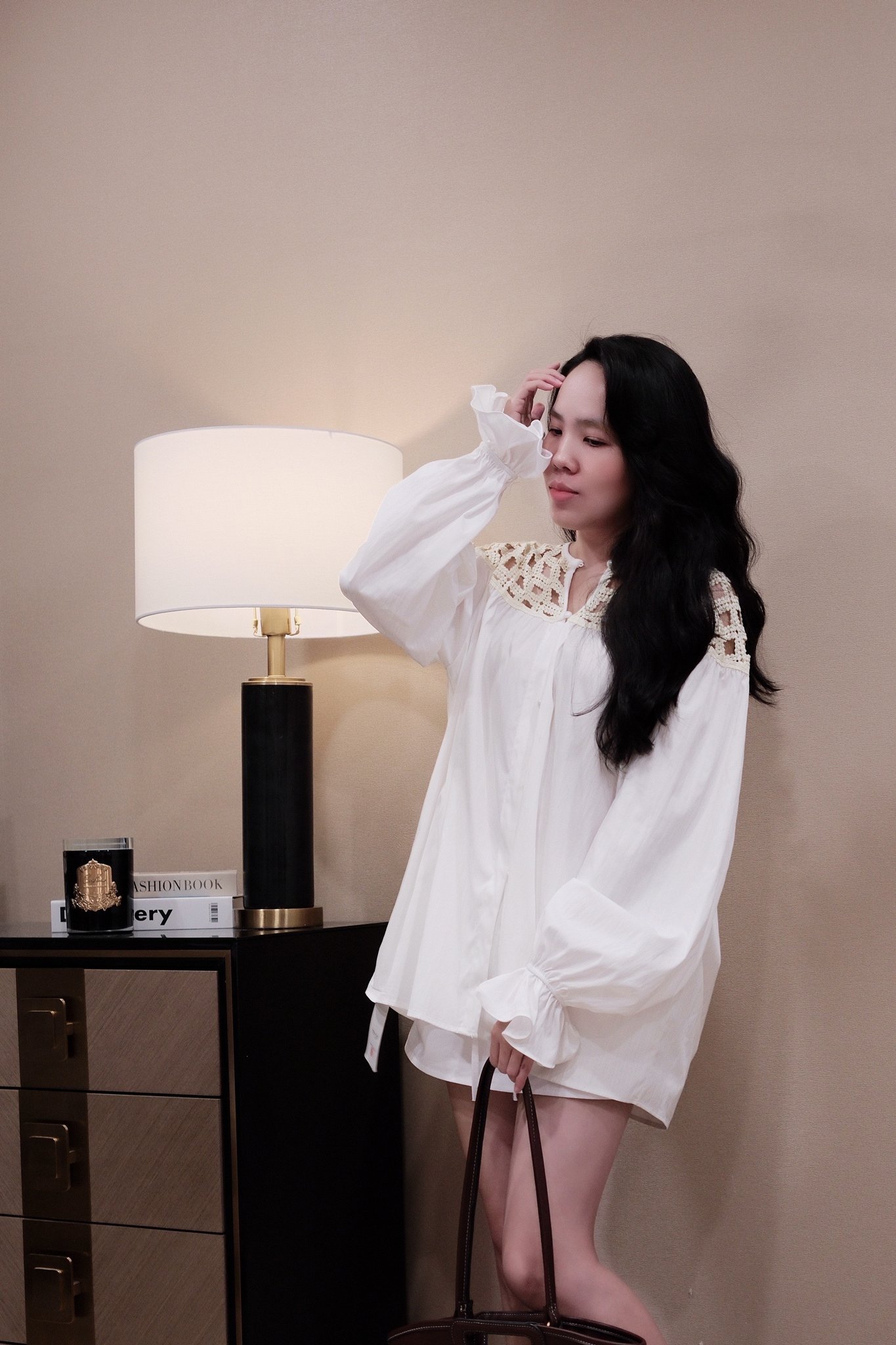 Áo Sơ Mi Nữ Cổ Tròn Phối Ren Tay Dài Bo Chun Phong Cách Hàn Quốc - Thiết Kế Trẻ Trung, Chất Liệu Thô Thoáng Mát - Ảnh 4