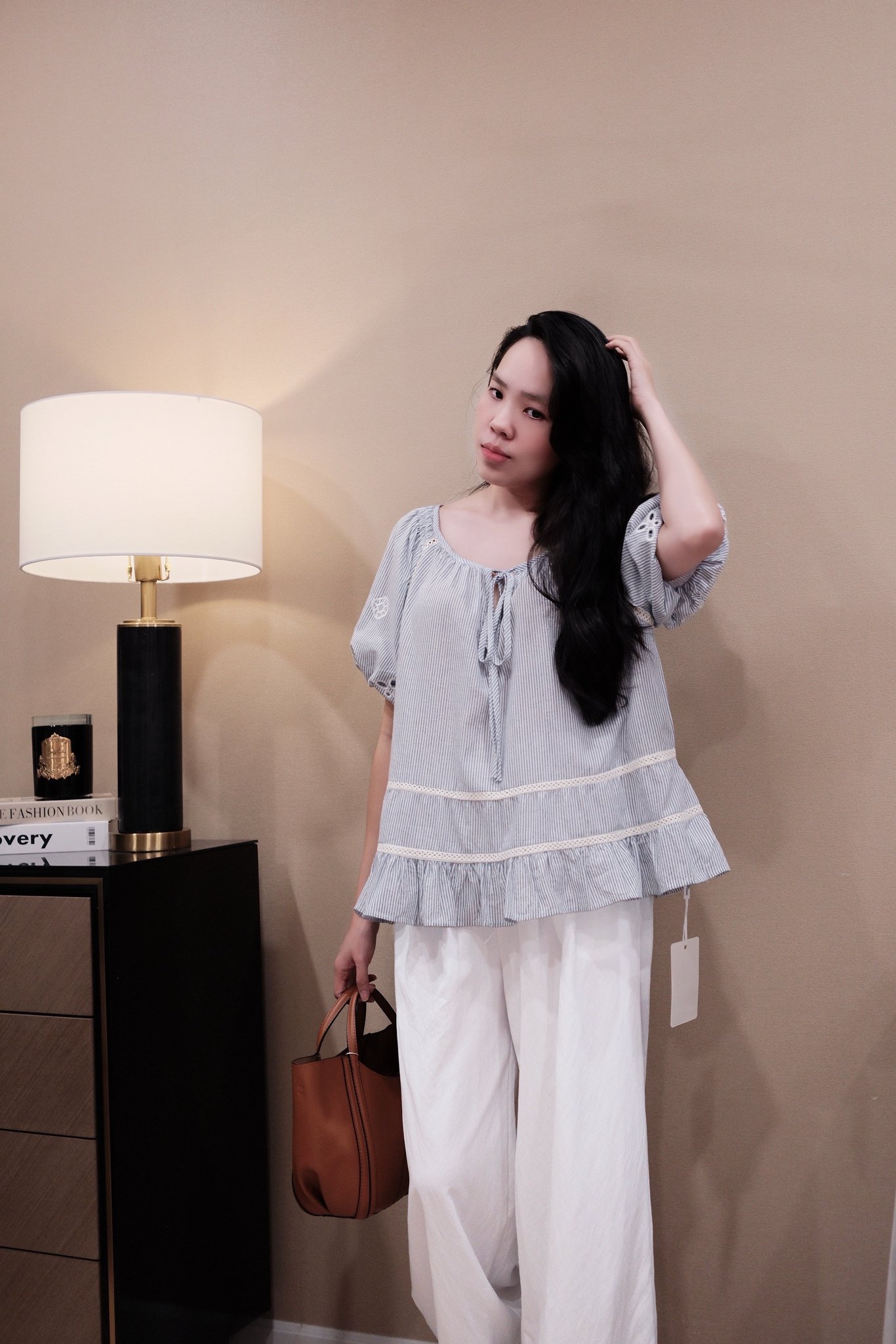 Áo Sơ Mi Nữ Kẻ Sọc Cổ Tròn Cột Nơ Tay Ngắn Phồng Bo Chun Thô Mềm Mại Daily Đi Chơi Đi Làm - Ảnh 4