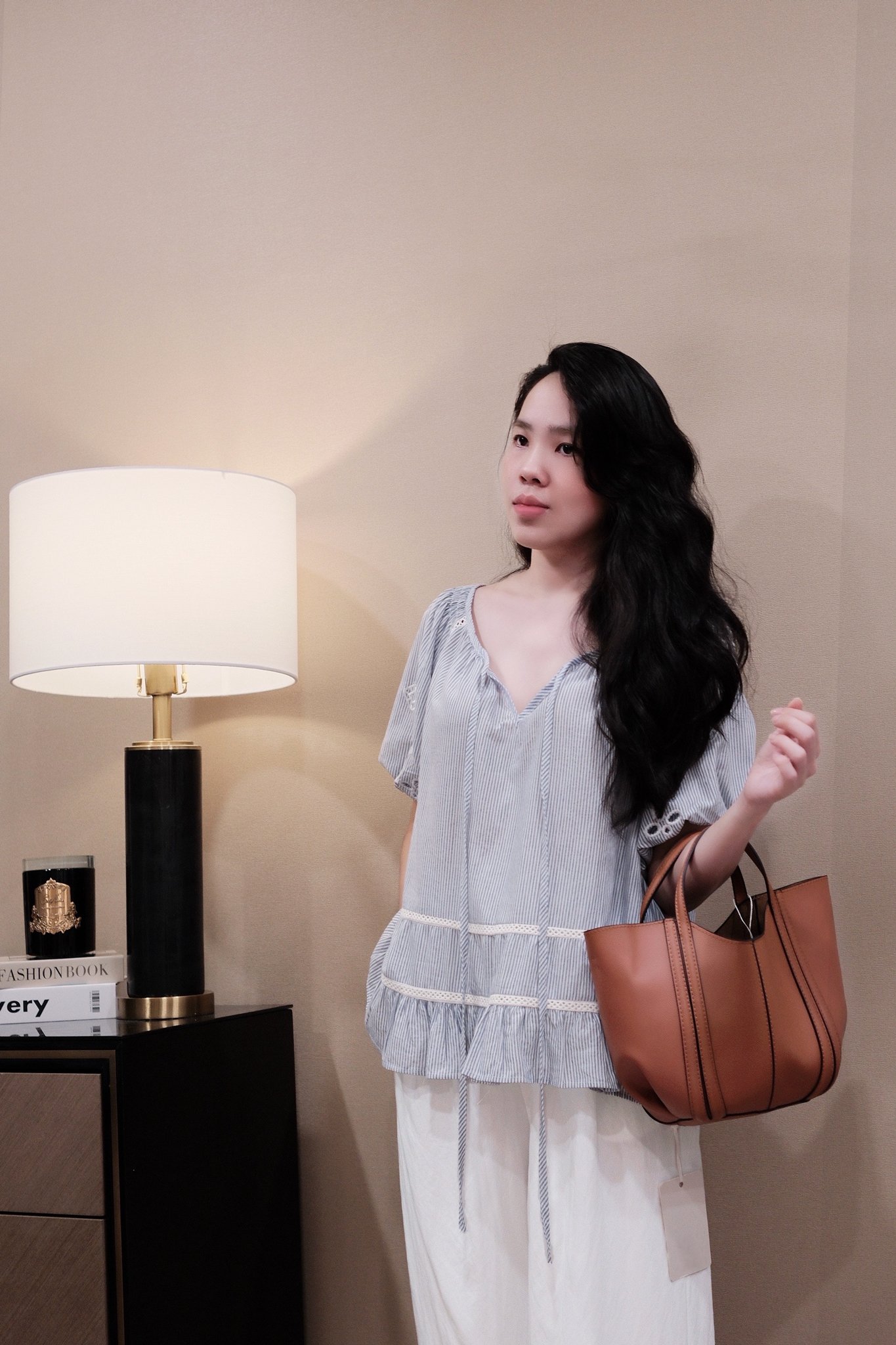 Áo Sơ Mi Nữ Kẻ Sọc Cổ Tròn Cột Nơ Tay Ngắn Phồng Bo Chun Thô Mềm Mại Daily Đi Chơi Đi Làm - Ảnh 2