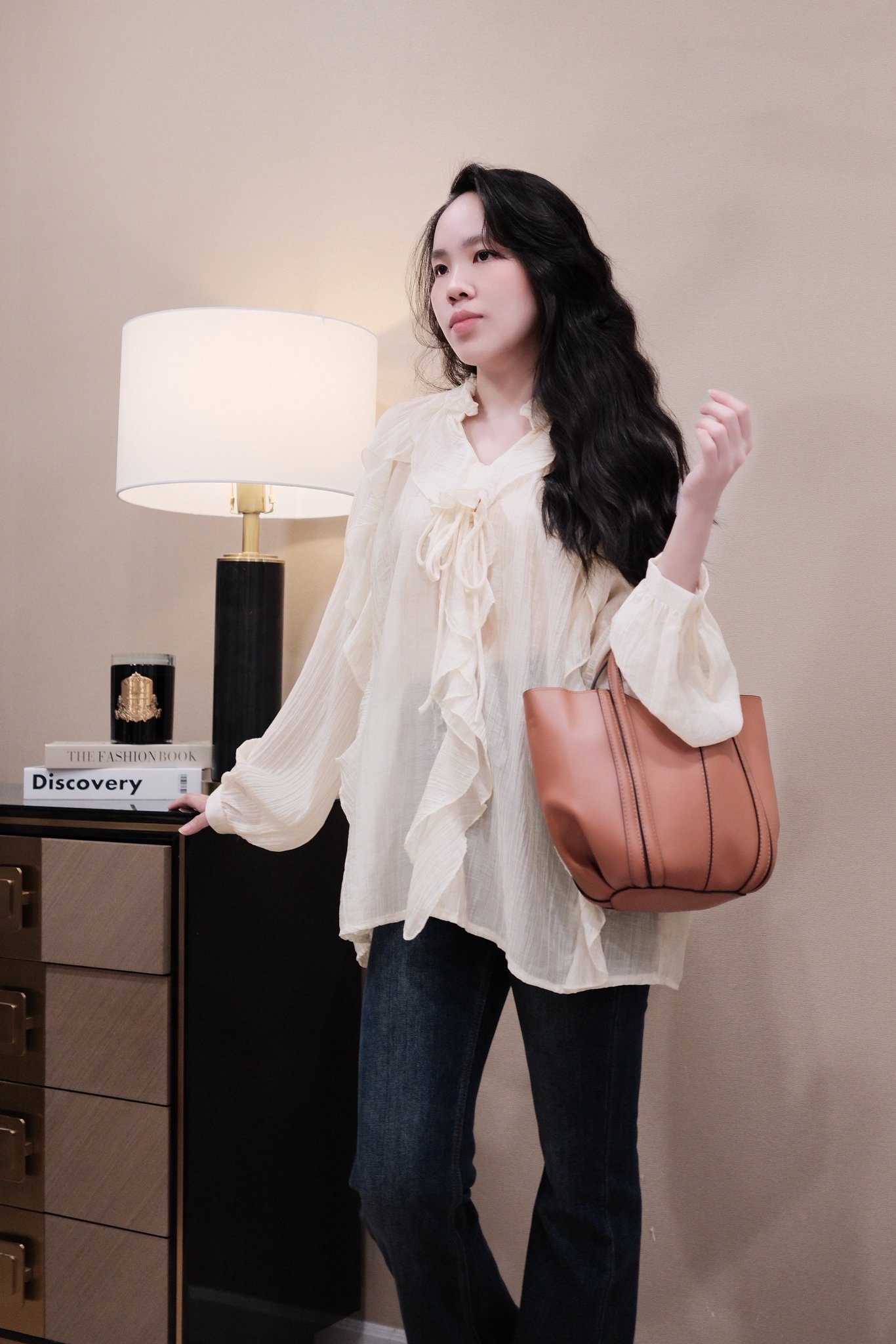 Áo Sơ Mi Voan Tơ Cổ V Buộc Nơ Bèo Dài Tay - Thiết Kế Thanh Lịch, Chất Liệu Mềm Mại - Ảnh 6