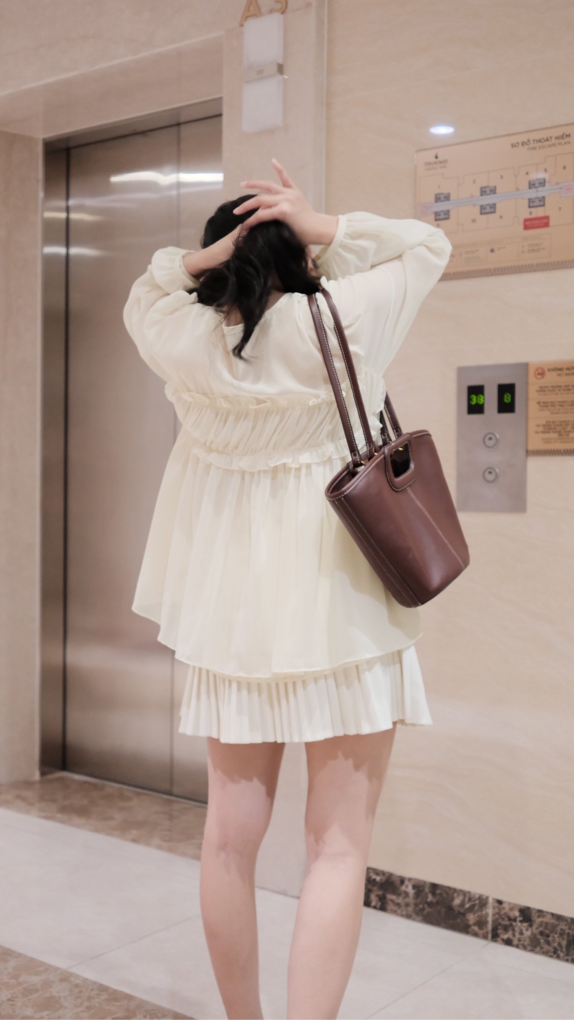 Áo Sơ Mi Cổ Tim Cột Nơ Xếp Tầng Tay Dài Bo Phong Cách Nữ Tính - Ảnh 3