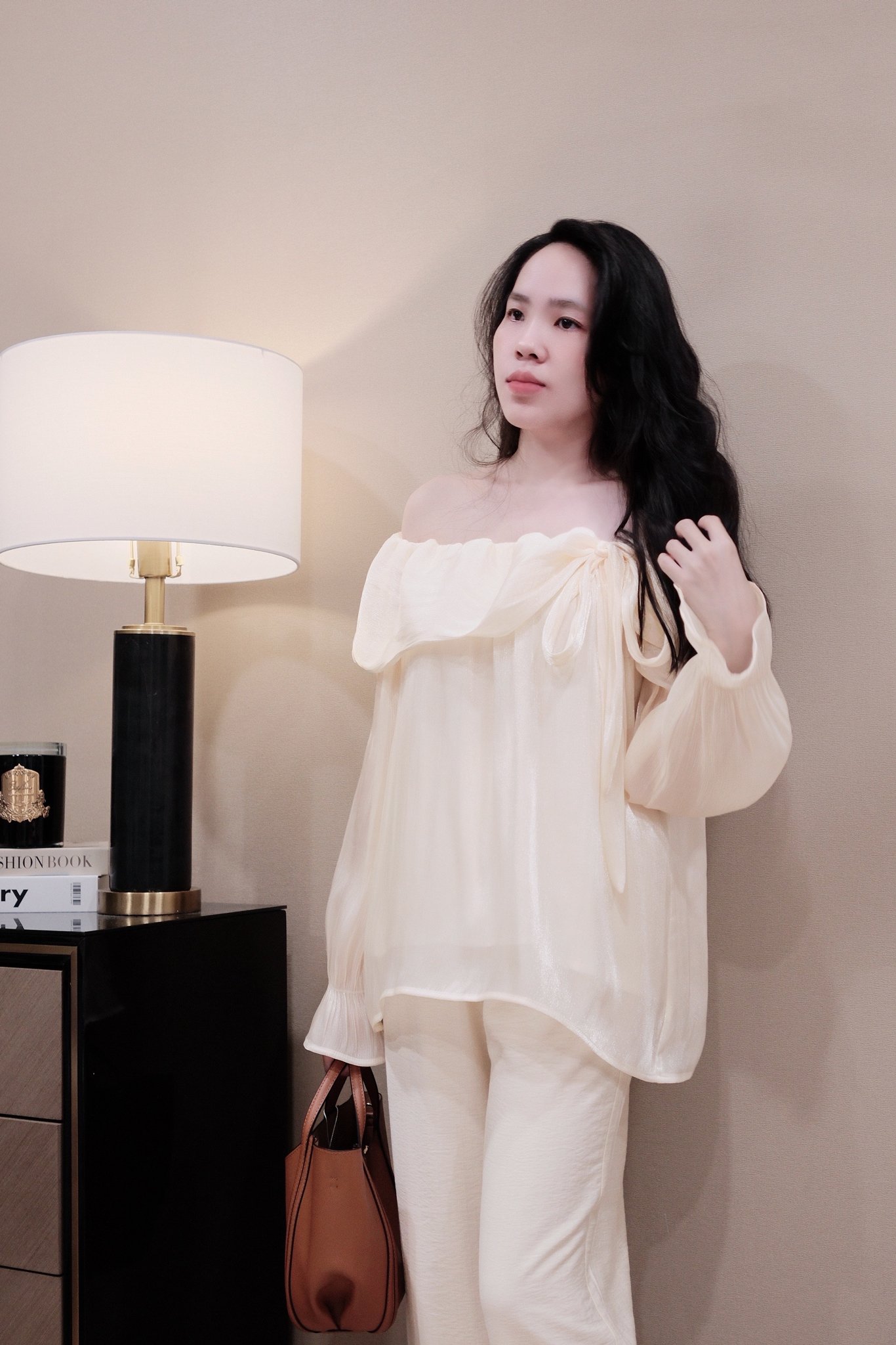 Áo Sơ Mi Lụa Trễ Vai Bo Chun Tay Dài - Thiết Kế Thanh Lịch, Chất Liệu Cao Cấp - Ảnh 5