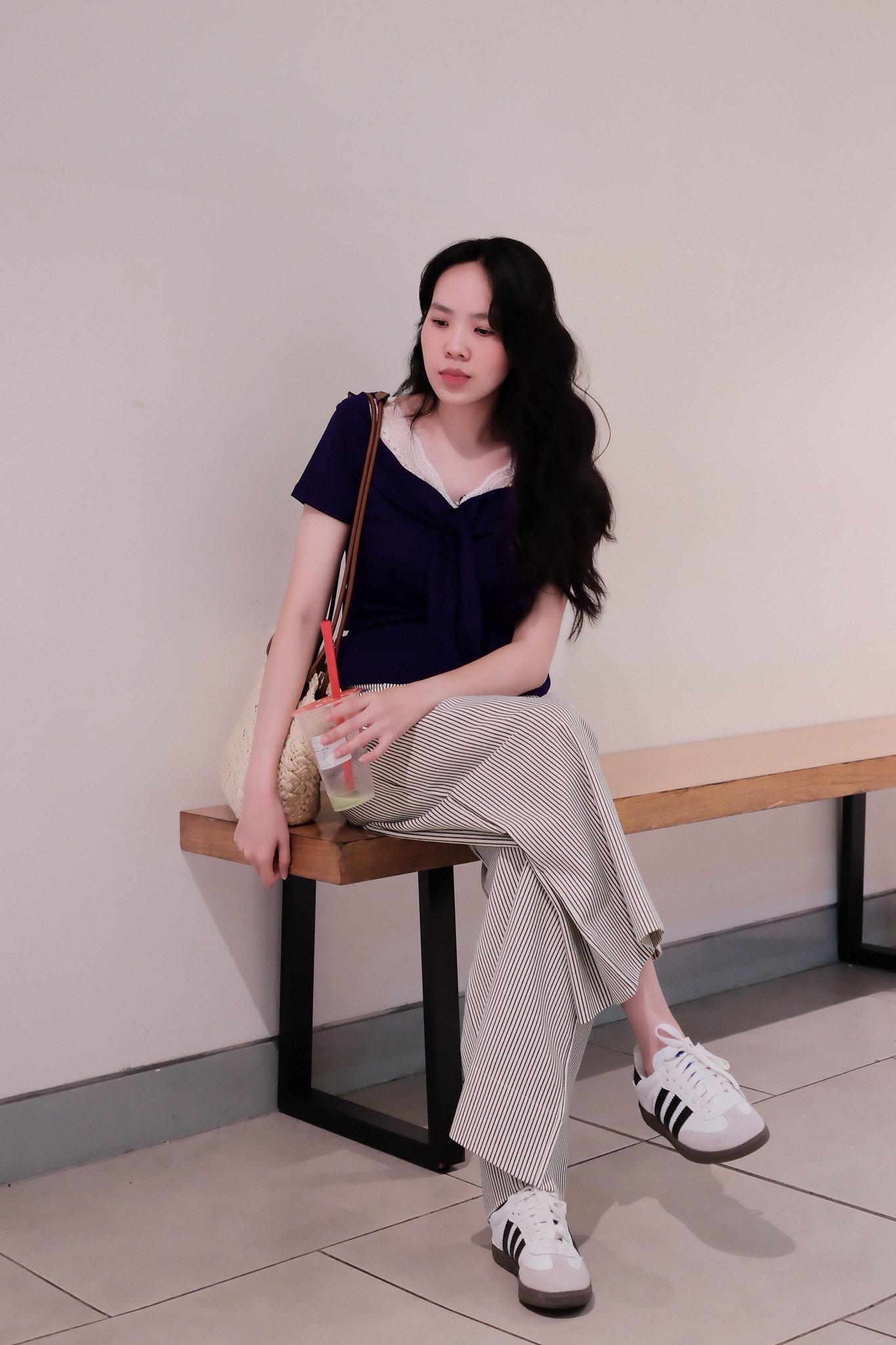 Áo Thun Cổ Bẻ Phối Ren Tay Ngắn Nữ Tính, Thanh Lịch - Lựa Chọn Hoàn Hảo Cho Đi Chơi - Ảnh 4