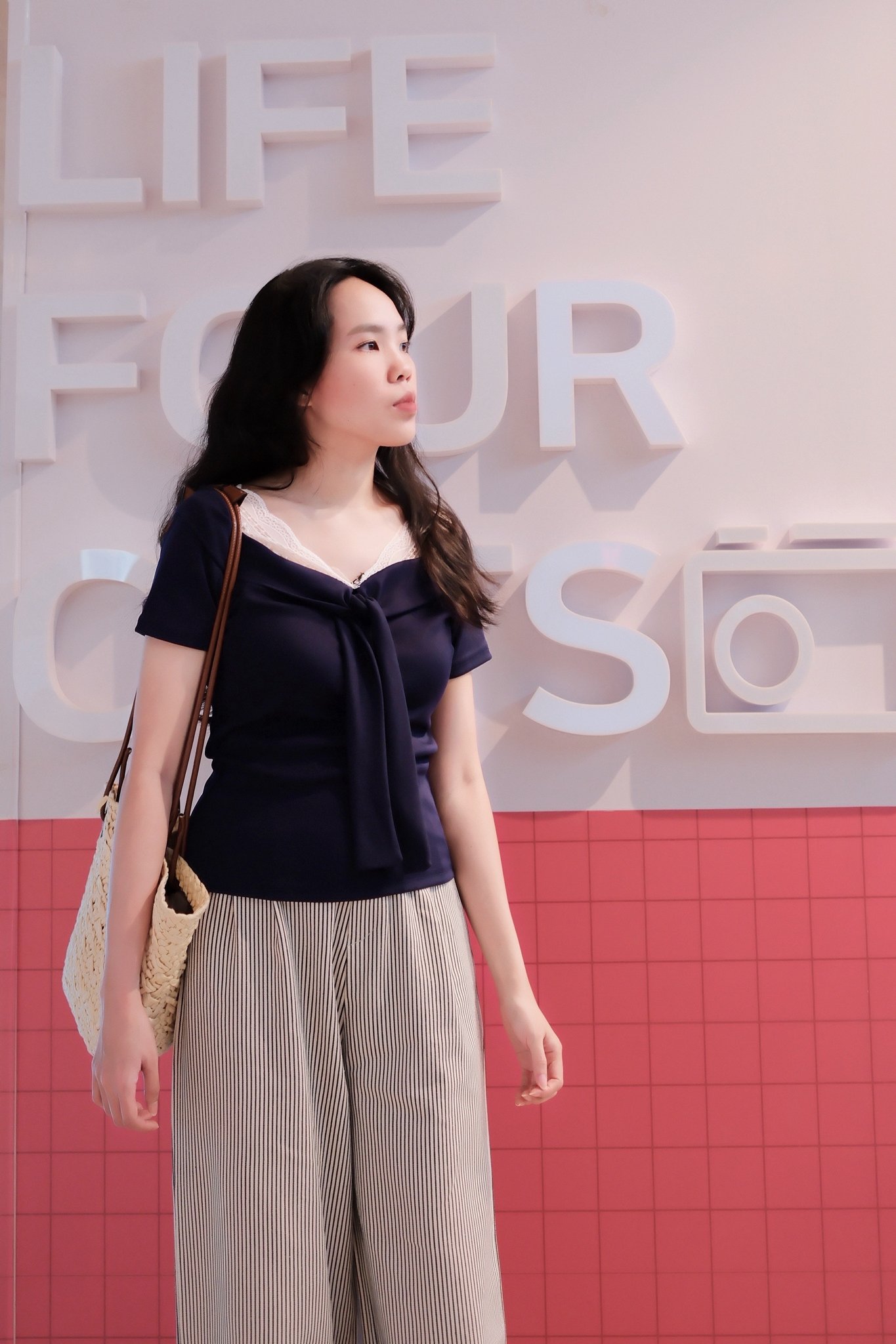 Áo Thun Cổ Bẻ Phối Ren Tay Ngắn Nữ Tính, Thanh Lịch - Lựa Chọn Hoàn Hảo Cho Đi Chơi - Ảnh 2