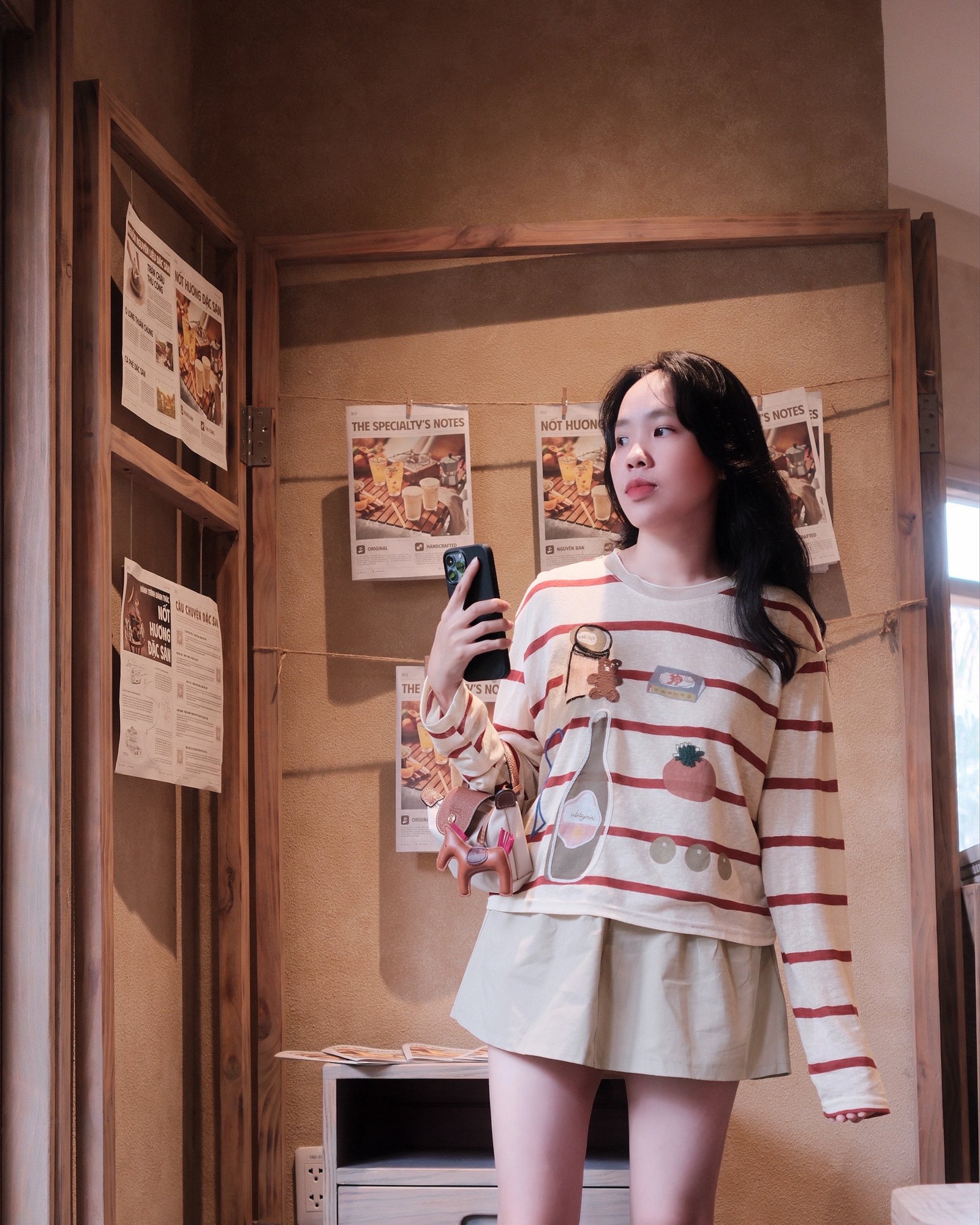 Áo thun giấy cổ tròn lưới kẻ sọc in hình tay dài thời trang nữ phong cách trẻ trung - Ảnh 3