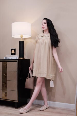 Váy suông cổ sen viền ren có lót tay ngắn bo chun - lựa chọn hoàn hảo cho nàng dịu dàng