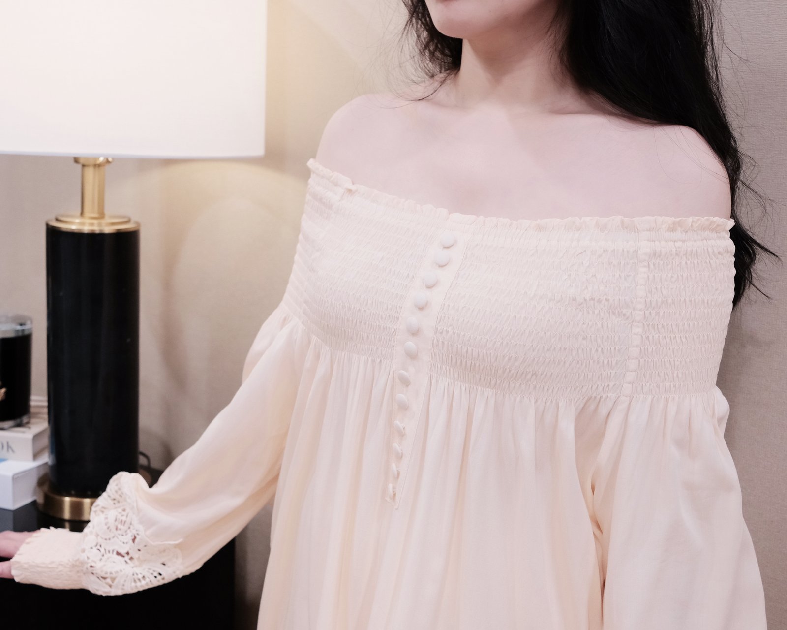 Áo Trễ Vai Bo Chun Tay Dài Phối Ren Tinh Tế, Đính Nút Thanh Lịch. Phong Cách Nữ Tính Đi Chơi, Du Lịch Thoải Mái. - Ảnh 4