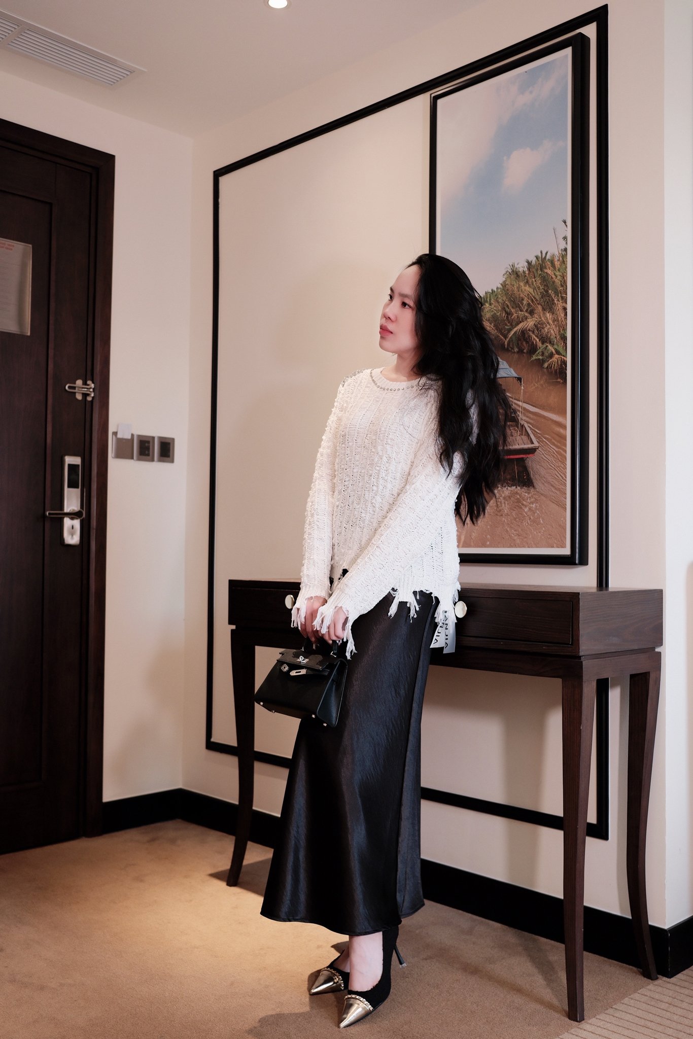 Áo Len Dệt Kim Cổ Tròn Đính Đá Tua Rua Tay Dài Phong Cách Hiện Đại - Ảnh 8