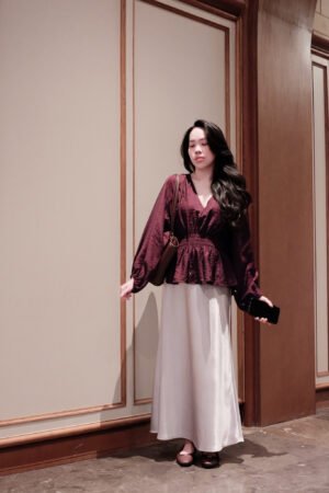 Áo Sơ Mi Nữ Cổ V Thanh Lịch, Tay Dài Bo Chun, Thiết Kế Chun Eo Tôn Dáng - Phong Cách Hiện Đại