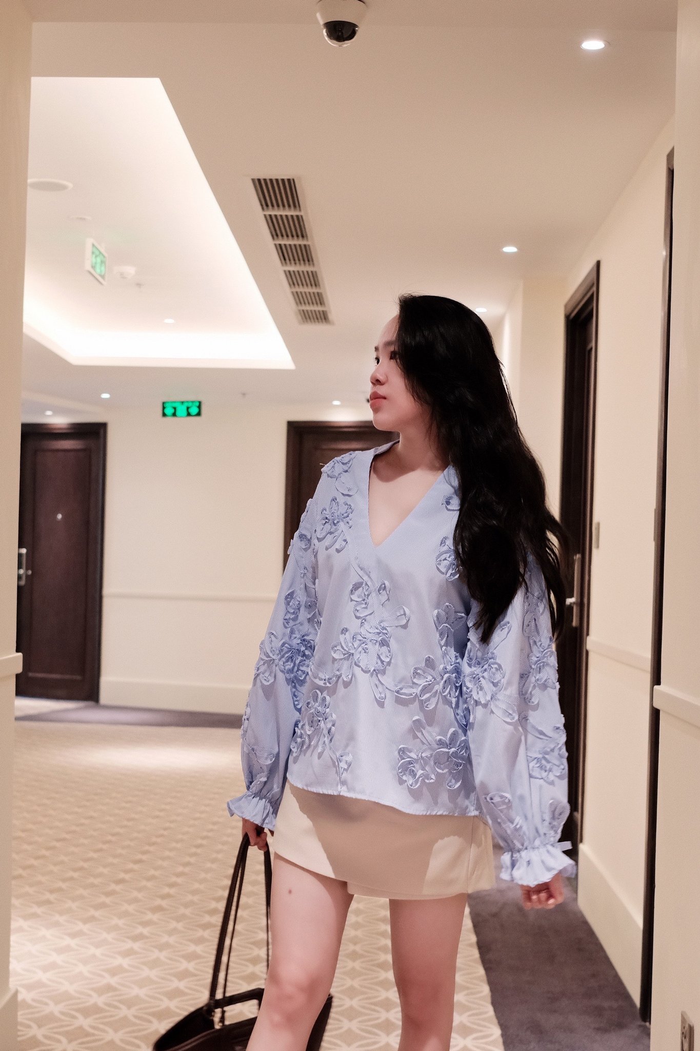 Áo Sơ Mi Nữ Kẻ Sọc Cổ Tim Đính Hoa Tay Dài Dáng Rộng - Phong Cách Thanh Lịch & Bay Bổng - Ảnh 7