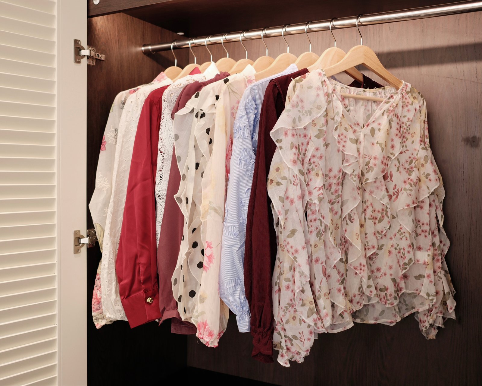 Áo Kiểu Voan Hoa Nữ Cao Cấp Bèo Cổ V Tay Dài Thanh Lịch - Phong Cách Dịu Dàng Đi Chơi, Du Lịch, Du Xuân - Ảnh 6