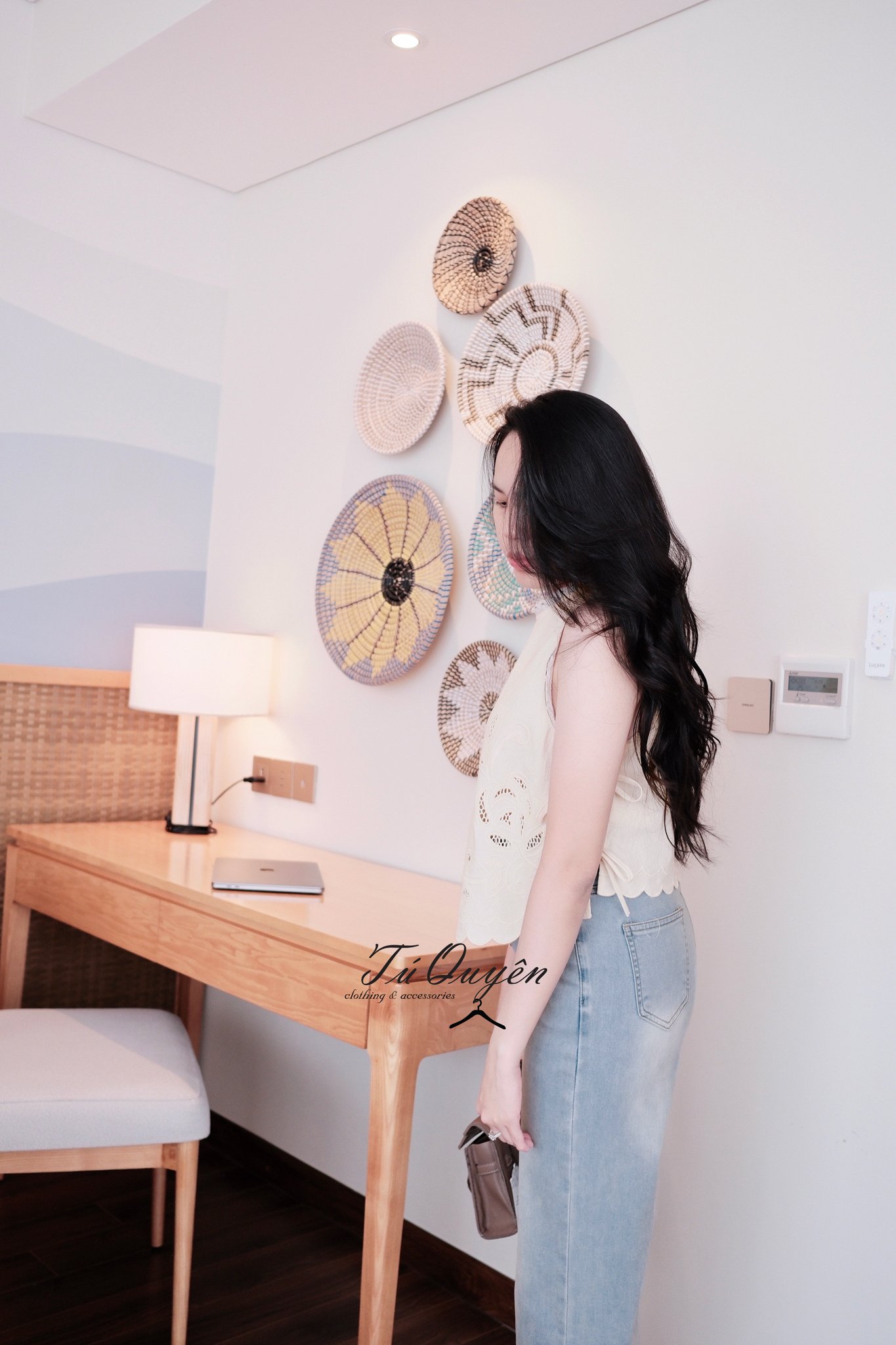 Áo Croptop Nữ Thêu Hoa Cổ Tròn Viền Ren, Dây Cột Hông Sát Nách - Phong Cách Thanh Lịch, Năng Động - Ảnh 3