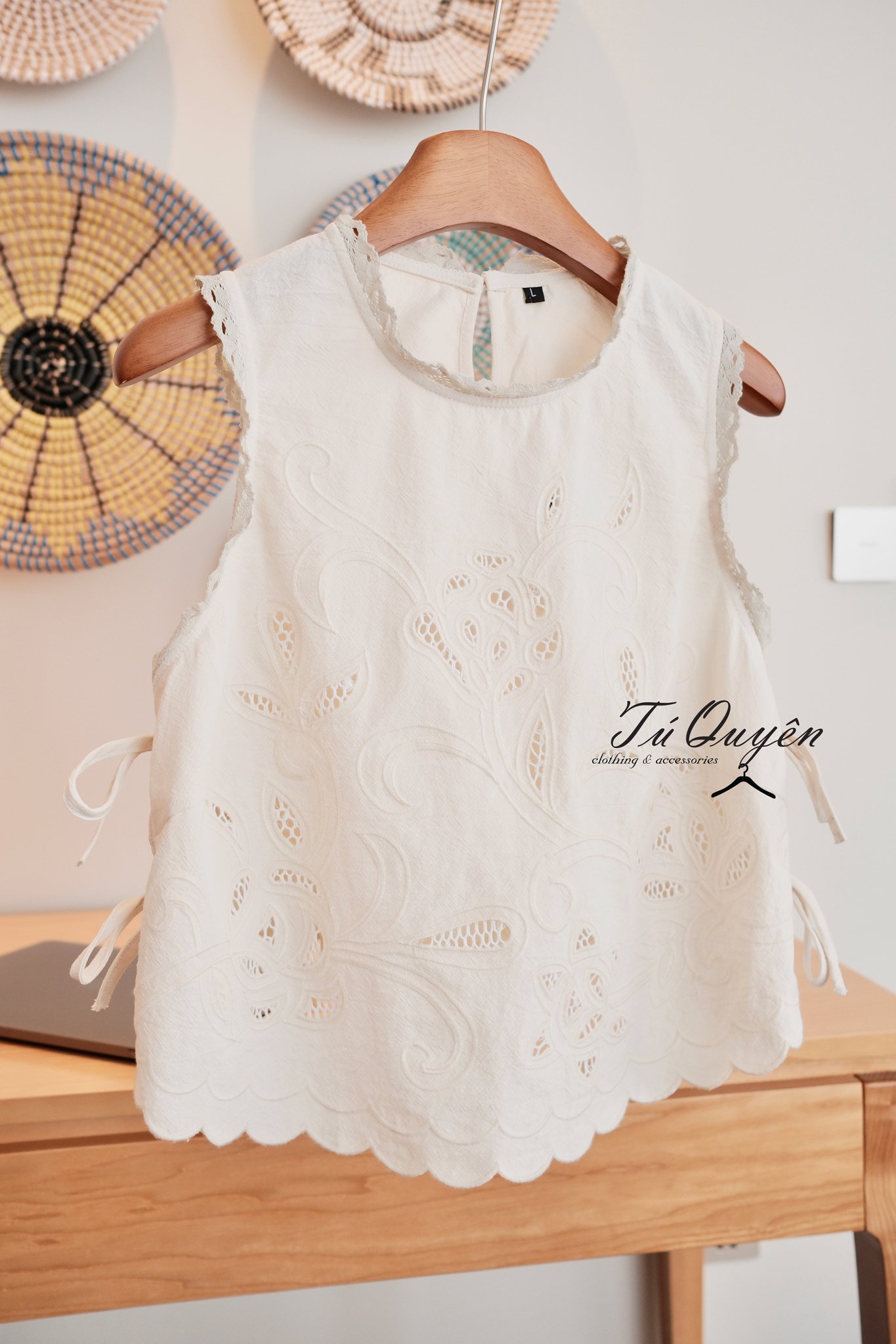 Áo Croptop Nữ Thêu Hoa Cổ Tròn Viền Ren, Dây Cột Hông Sát Nách - Phong Cách Thanh Lịch, Năng Động - Ảnh 5