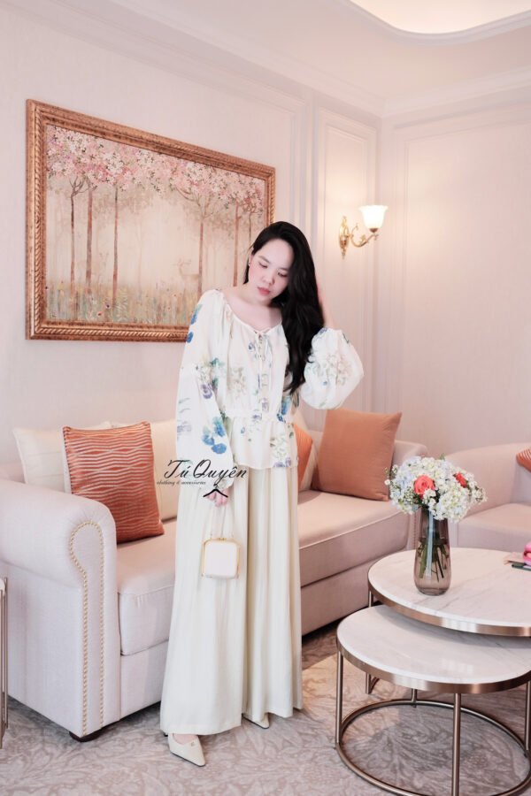 Áo Sơ Mi Nữ Cổ Thuyền Họa Tiết Hoa Tay Dài Bo Chun Dáng Rộng Thanh Lịch - Chất Thô Mềm Mại
