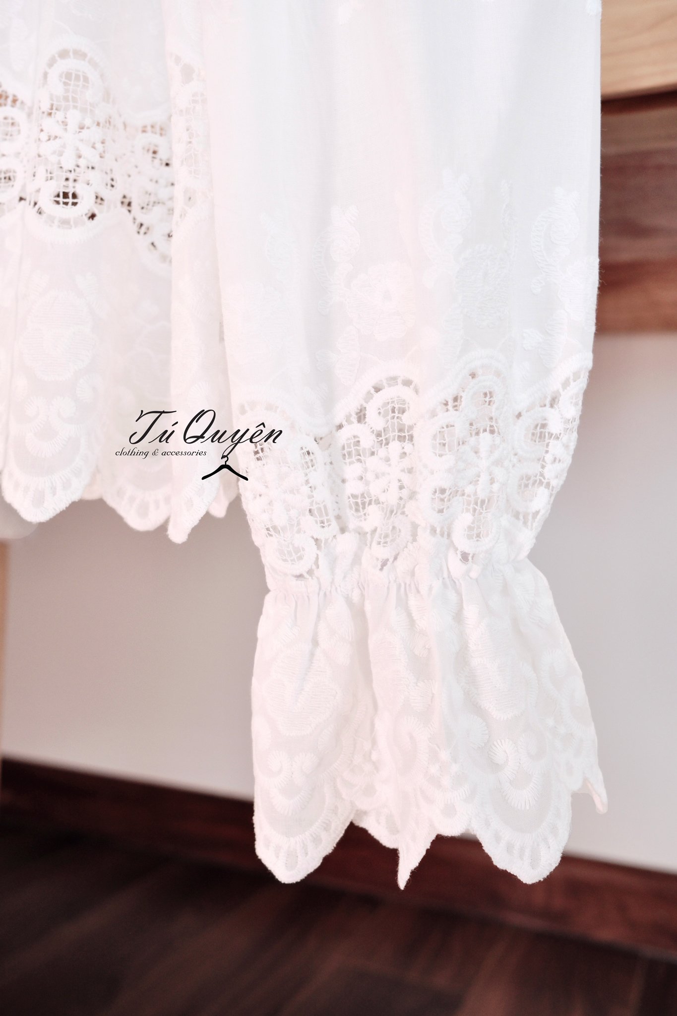 Áo Blouse Nữ Thêu Hoa Cổ V Dây Buộc Tay Dài Phối Ren Bo Chun Phong Cách Boho Thanh Lịch - Ảnh 7