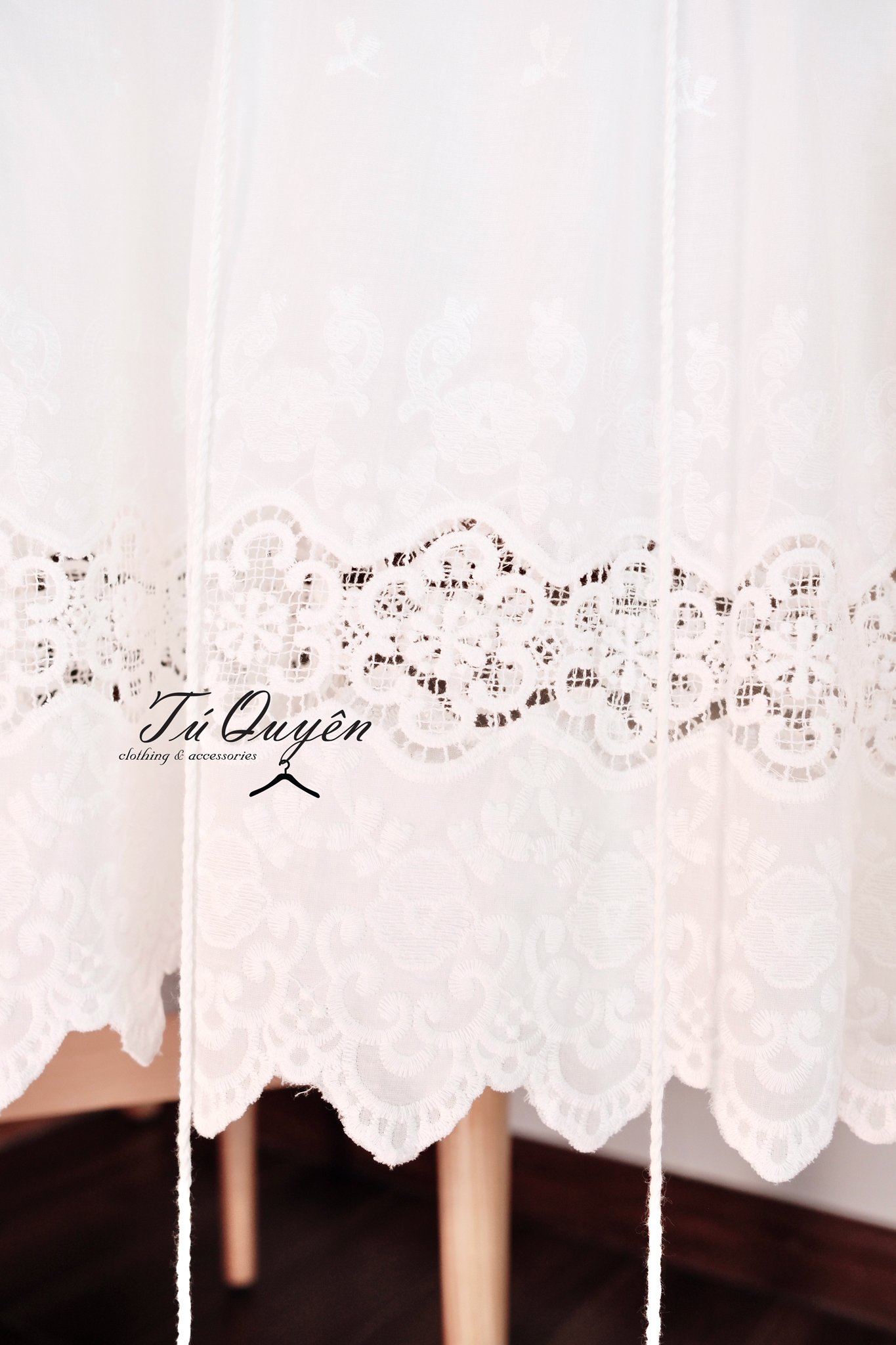 Áo Blouse Nữ Thêu Hoa Cổ V Dây Buộc Tay Dài Phối Ren Bo Chun Phong Cách Boho Thanh Lịch - Ảnh 6