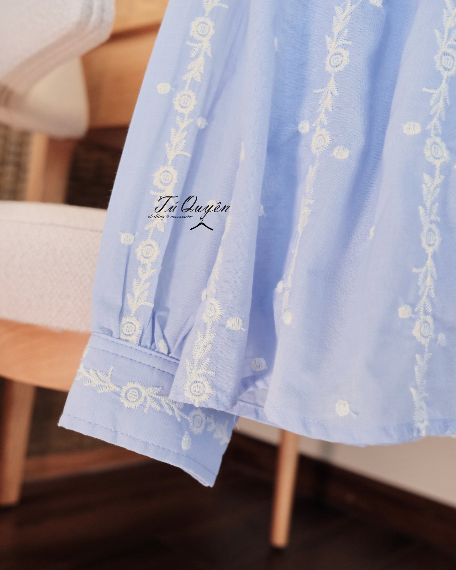 Áo Sơ Mi Nữ Form Rộng Thêu Hoa Cổ V Tay Dài Thanh Lịch - Phong Cách Đa Năng Cho Nàng - Ảnh 2