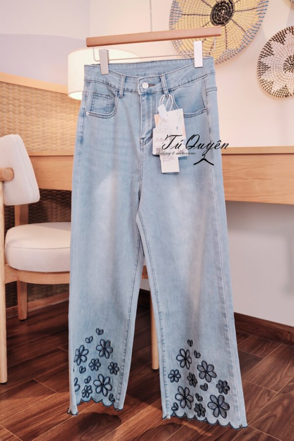 Quần Baggy Jean Nữ Ống Rộng Thêu Hoa Cao Cấp, Gấu Scallop Điệu Đà – Thời Trang Nữ Phong Cách & Thanh Lịch, Cho Nàng Tự Tin