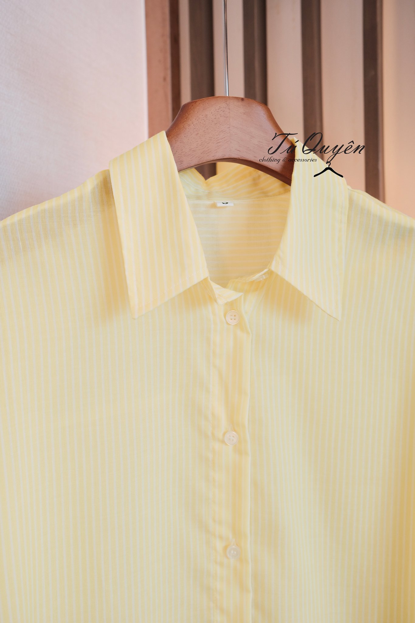 Set Áo Sơ Mi Kẻ Sọc Dáng Rộng & Quần Short Lưng Chun Nữ - Phong Cách Casual Thanh Lịch, Thoải Mái Hiện Đại - Ảnh 6
