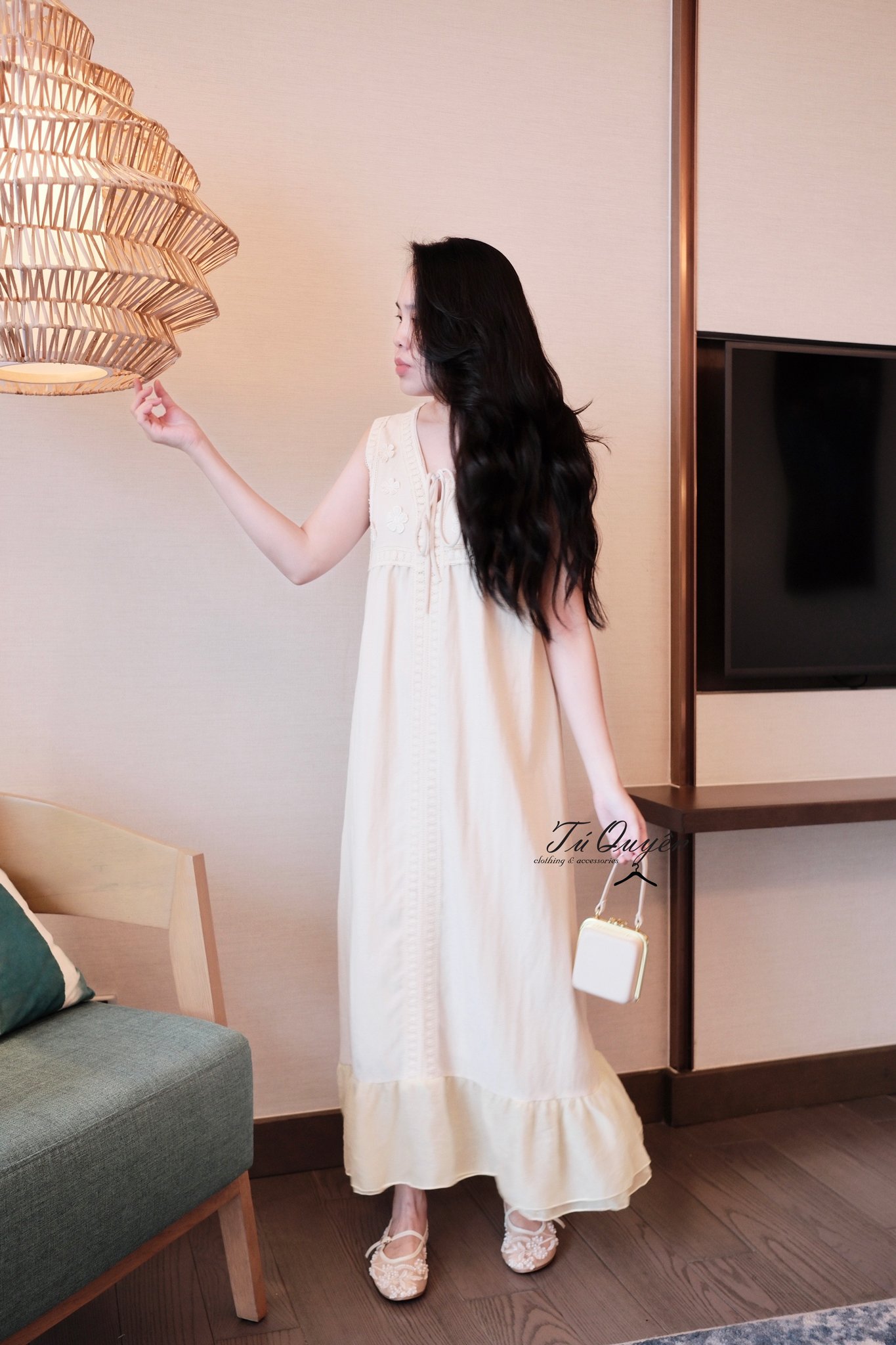 Váy Maxi Cổ V Sát Nách Thêu Hoa Thanh Lịch Đuôi Cá Voan – Phong Cách Du Lịch Hè Thoáng Mát", - Ảnh 2