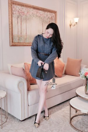 Áo Sơ Mi Nữ Kẻ Sọc Dáng Tunic Kèm Nịt – Cổ Tròn Nút Vai Tay Dài Thanh Lịch, Đa Năng