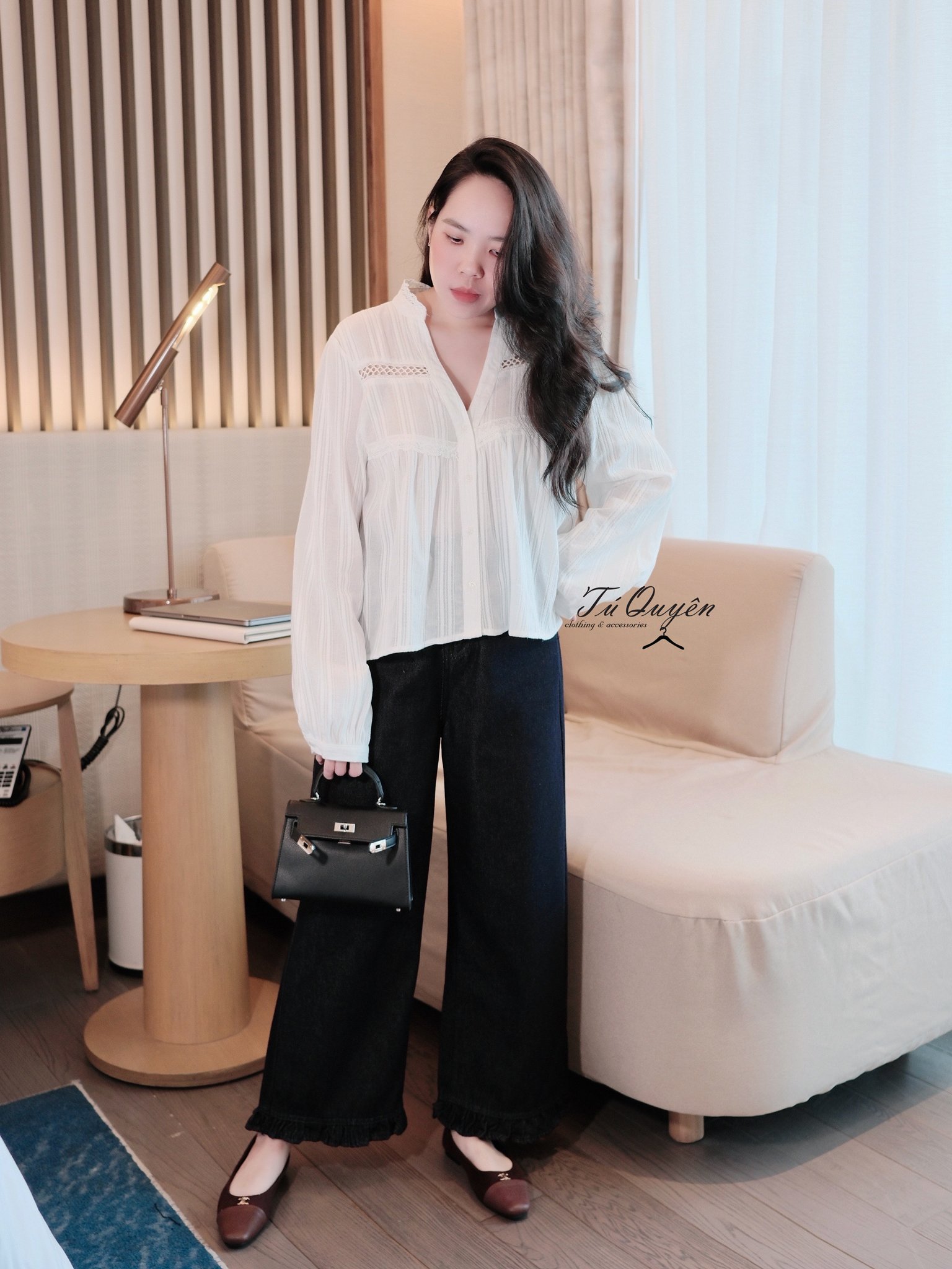 Áo Sơ Mi Nữ Kiểu Cổ V Phối Ren Tay Dài Croptop Thanh Lịch Sọc - Thời Trang Công Sở, Dạo Phố, Hàng Ngày",