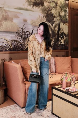 Áo Sơ Mi Voan Họa Tiết Dáng Rộng Cổ V Nút Dọc Tay Dài Nữ - Phong Cách Thanh Lịch Đa Năng